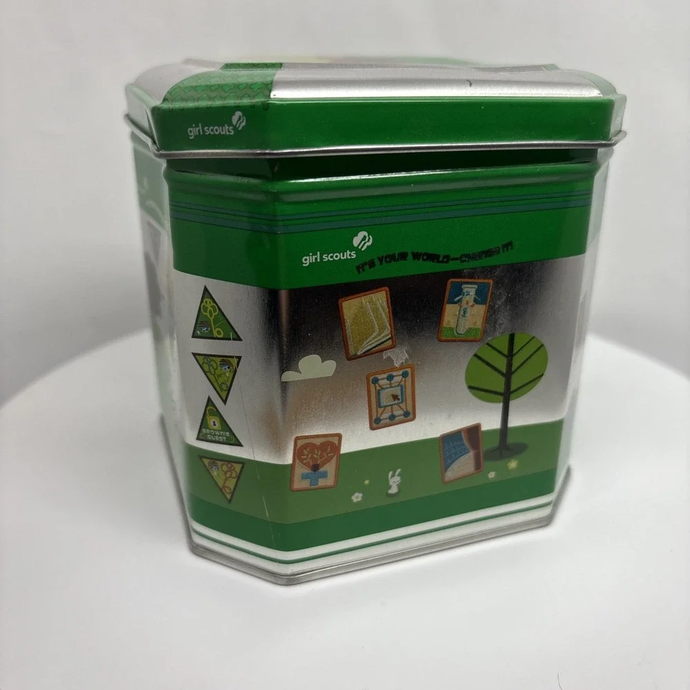 Girl Scouts‎ Collectible BANK Tin USA Trophy Nut 2012 Daisy Brownie Cadette